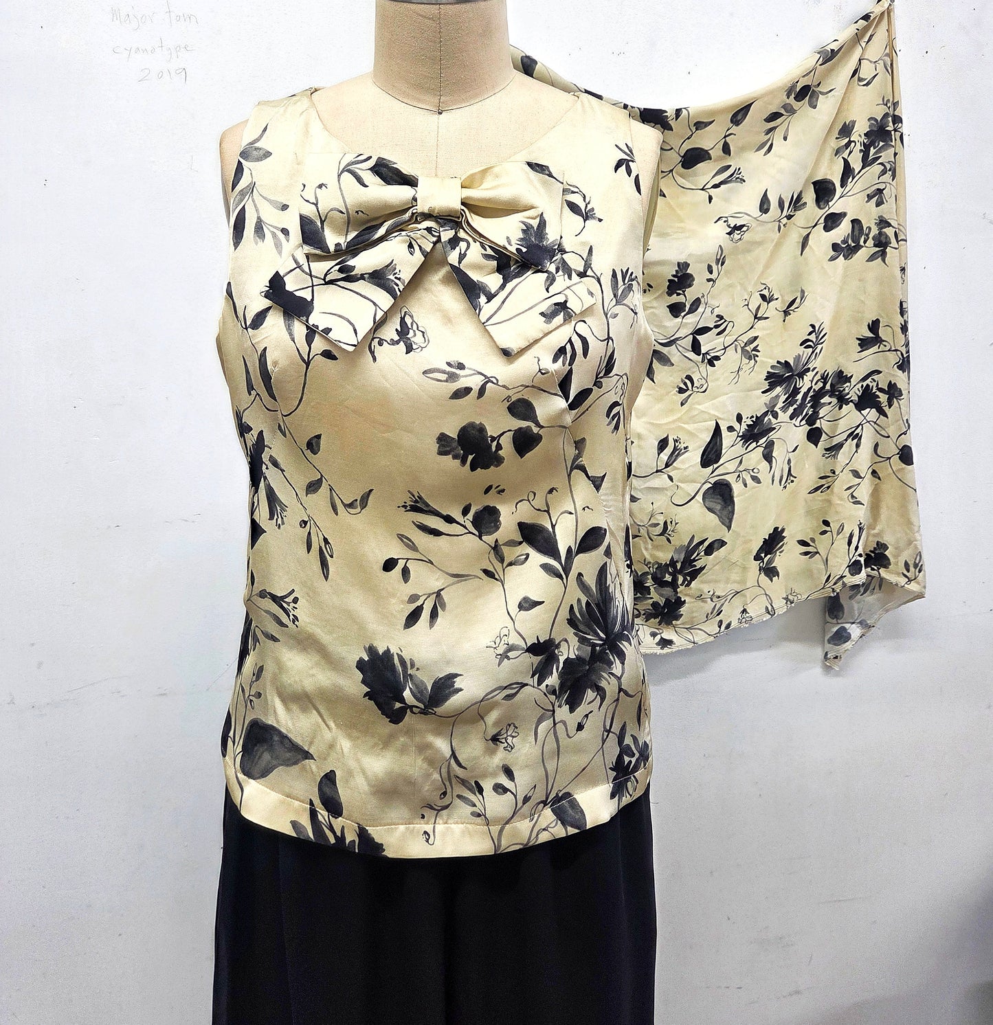 Womens Chic Floral Top, Vintage Inspired Elegant Top with a Bow